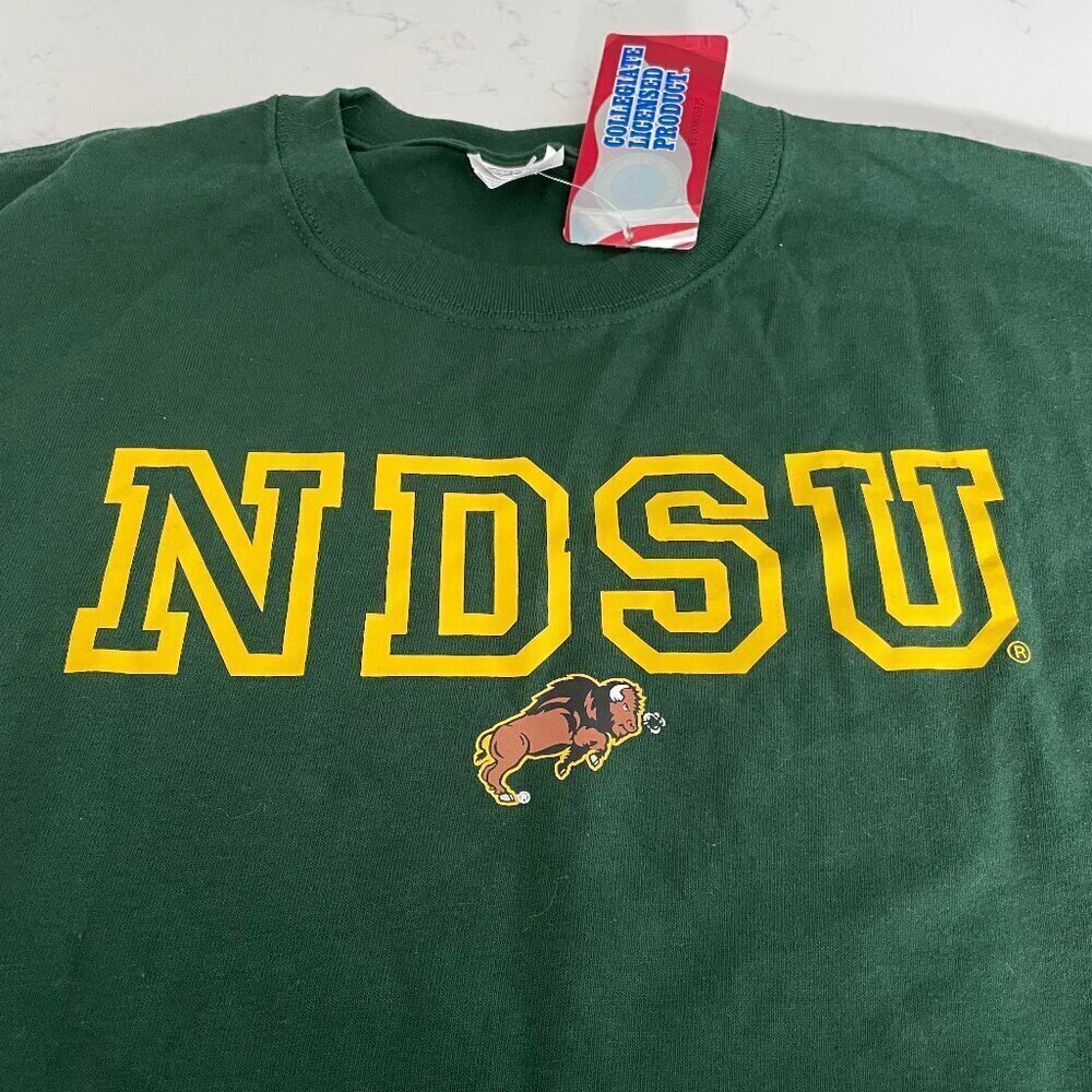North Dakota State University Bison SS CNeck Cotton T Shirt Green Yel Sz XL NWT